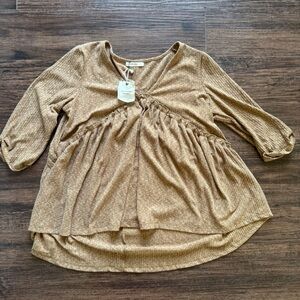 NWT ANDTHEWHY Women’s Small Oversized Baby Doll Style Top with 3/4 Sleeves